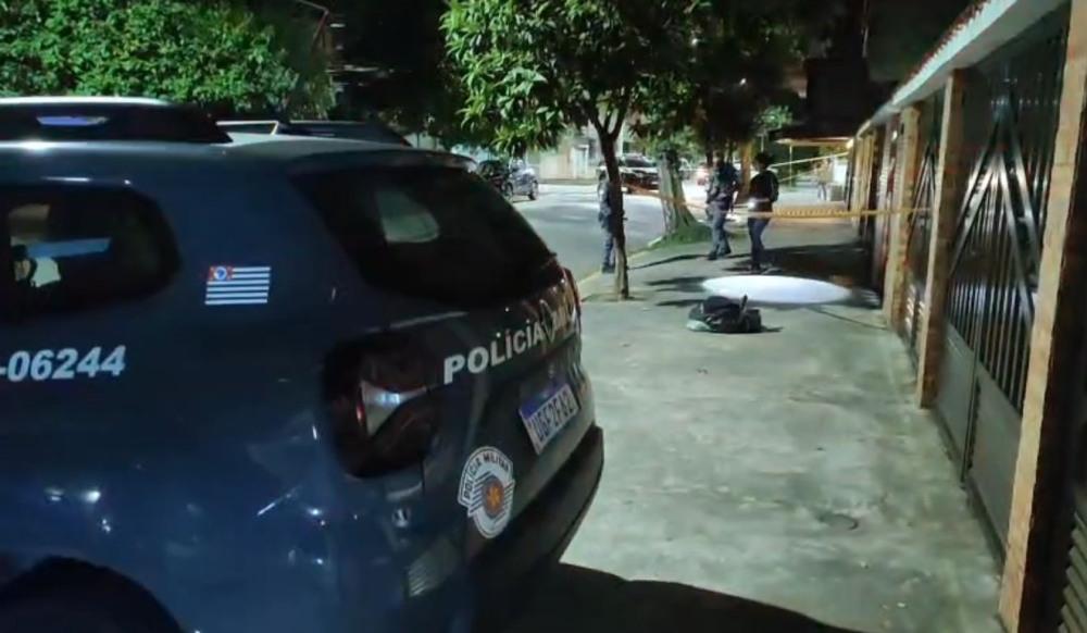 Homem é socorrido após ser baleado no pescoço em Santos