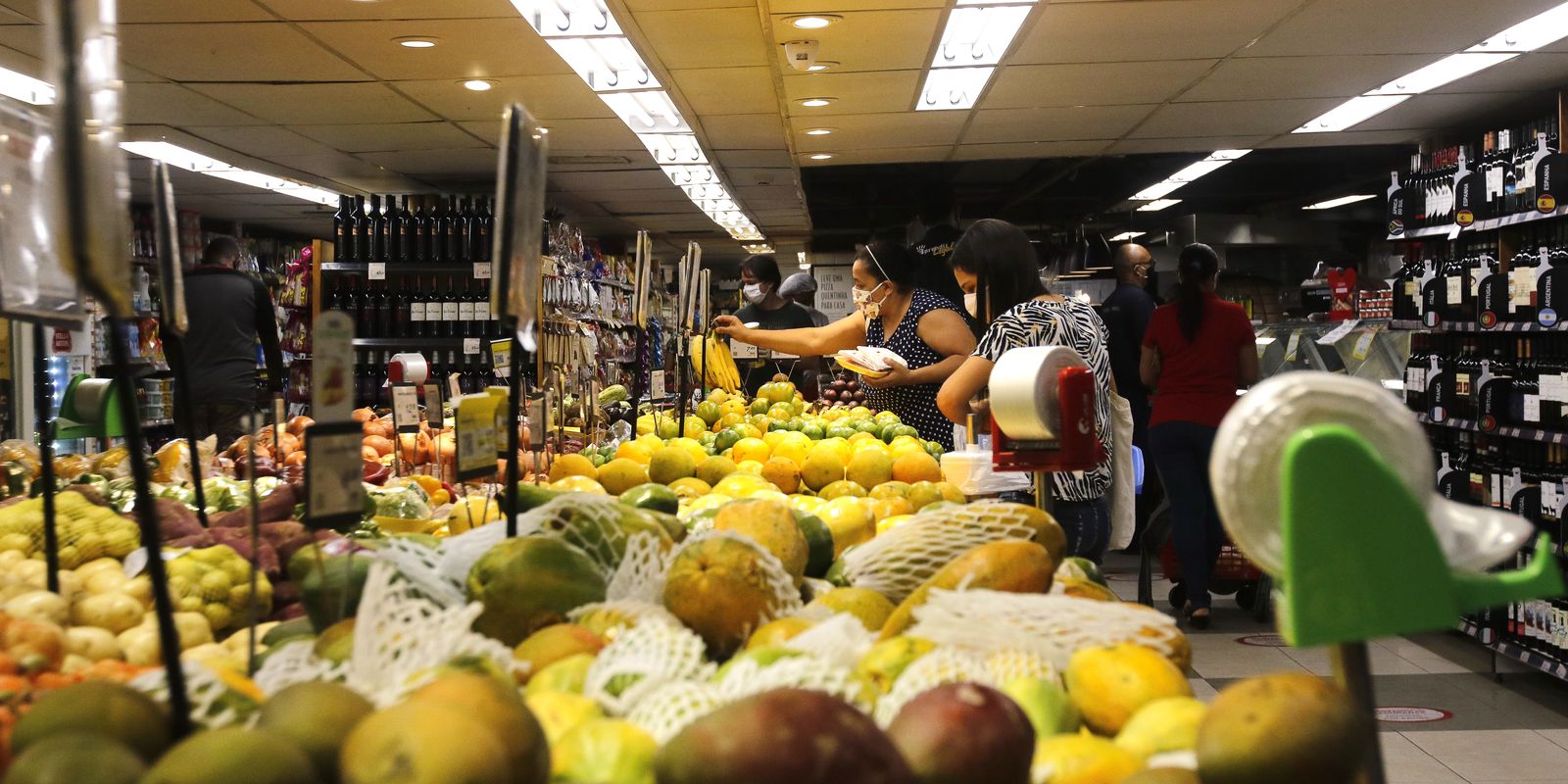 INPC acumula alta de 4,29% em 12 meses e impacta o reajuste de salários