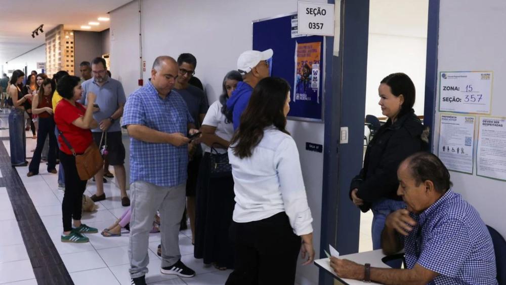 Mais de 1,4 milhão de eleitores votam na Baixada Santista neste domingo