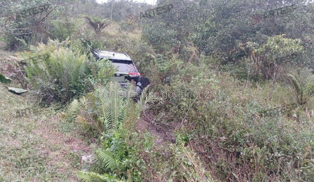 Motorista sofre mal súbito e sai da pista em rodovia de Santos