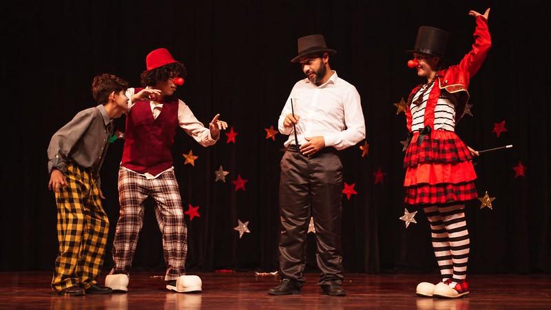 Peça Respeitável Público é opção nesta Sexta-feira (02) no Teatro Procópio Ferreira