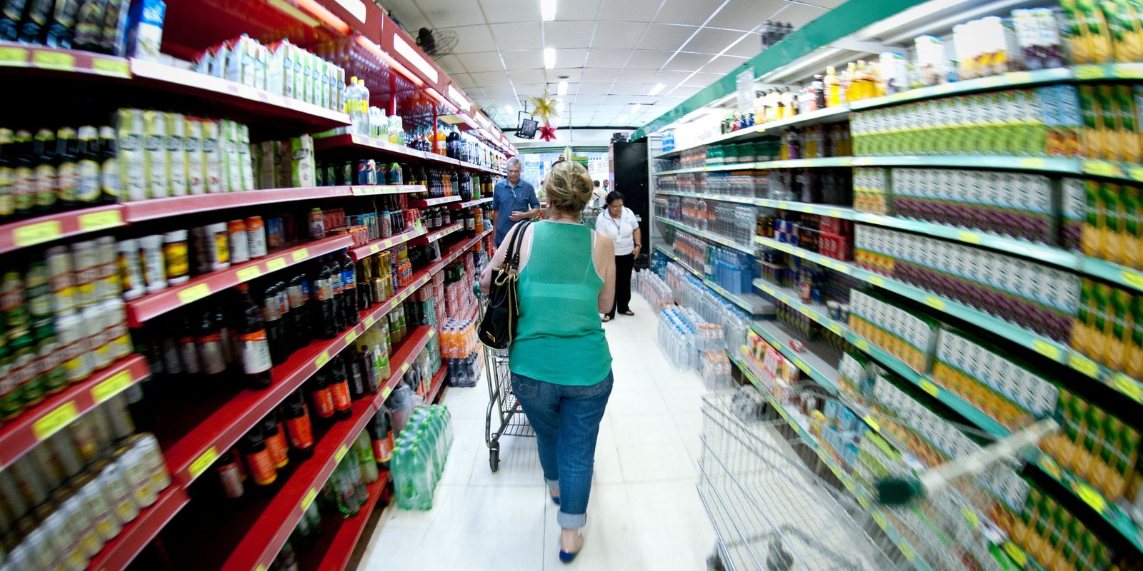 Produção industrial brasileira recua 0,6% em agosto