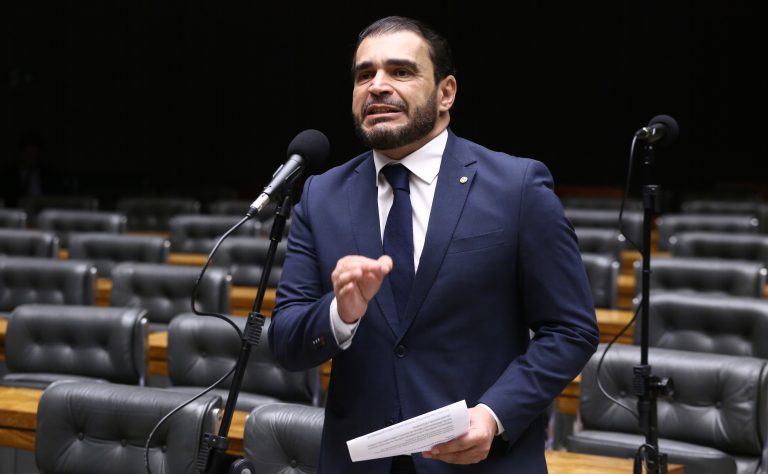 Projeto permite dedução no Imposto de Renda para combate à violência contra a mulher