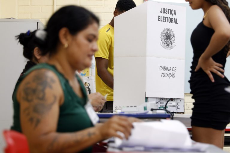 Horário de propaganda eleitoral gratuita é retomado no rádio e na TV