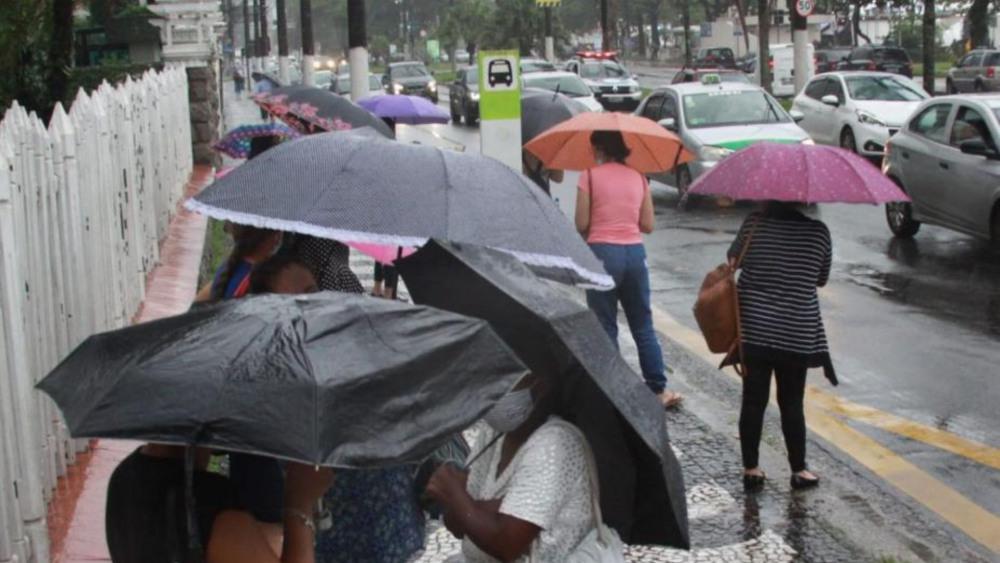 Semana começa com chuva e mínima de 16°C na Baixada Santista