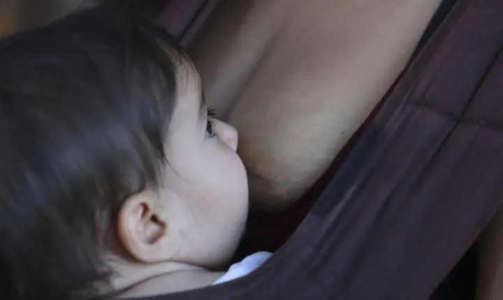 Amamentação reduz risco de doença cardiovascular e infarto em mulheres