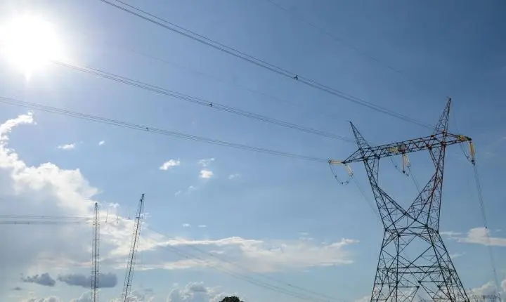 Aneel leiloa quatro lotes de transmissão de energia na B3