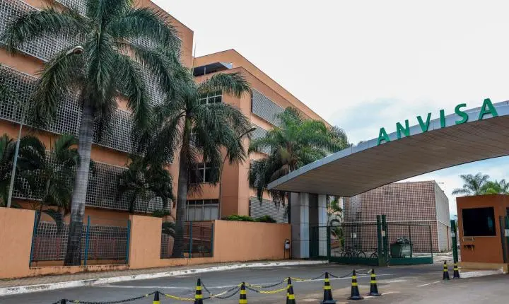 Anvisa ordena apreensão de lote falsificado do remédio Phesgo para câncer de mama