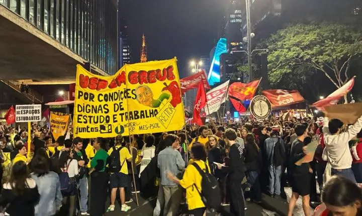 Estudantes da USP intensificam protestos e cobram diálogo com a reitoria