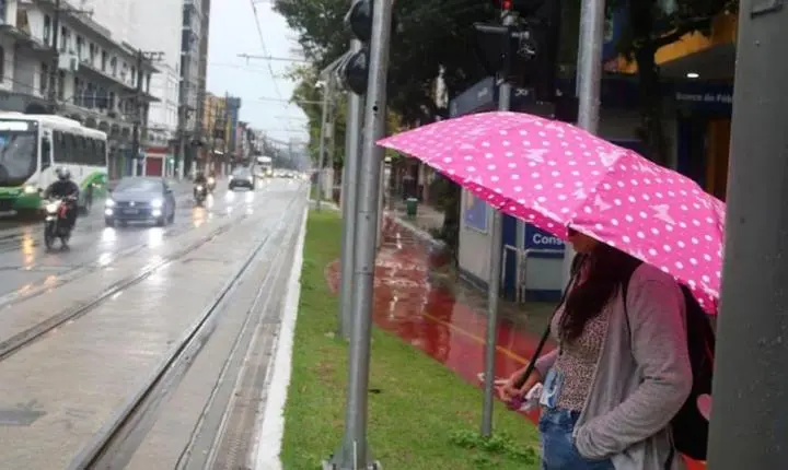 Baixada Santista deve ter sol e chuva no fim de semana