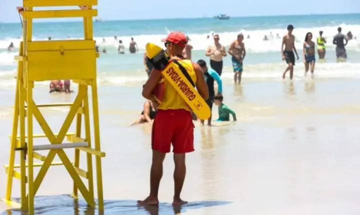 Baixada Santista terá 452 novos guarda-vidas para a temporada de verão