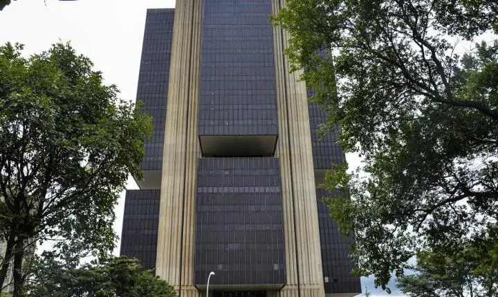 Banco Central efetua novo corte nos juros básicos, que chegam a 14,5% ao ano