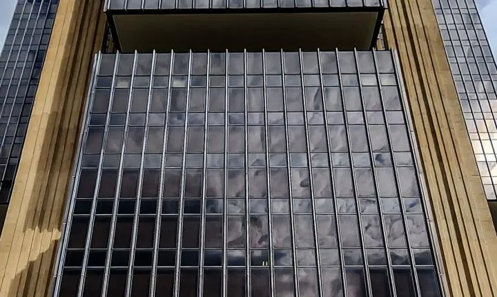 Ata do Copom indica desaceleração da inflação e reforça alerta sobre riscos fiscais