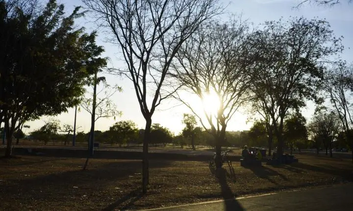 Previsão do tempo indica calor intenso e temporais em várias regiões do Brasil
