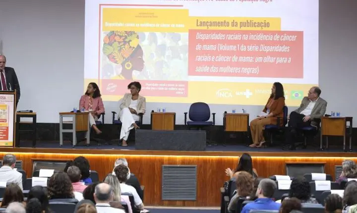 Mulheres negras morrem quase quatro vezes mais por câncer de mama no Brasil
