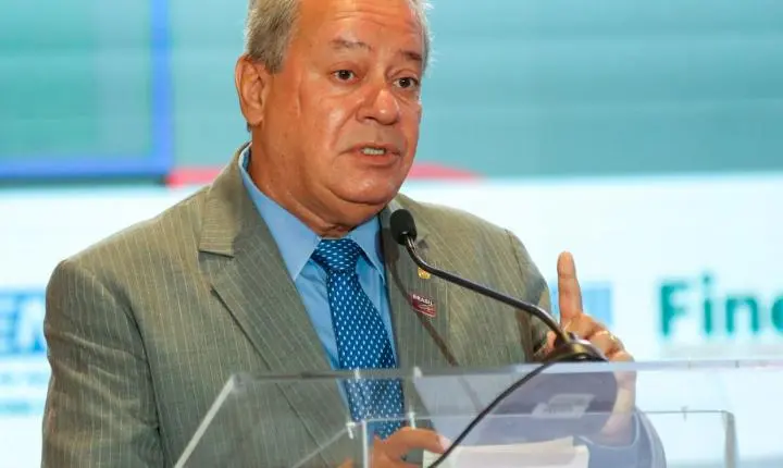 CNI alerta para riscos nas exportações brasileiras com possível tarifa de 25% dos Estados Unidos