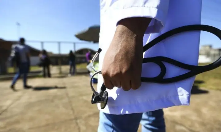Comissão mista pode votar exame da medicina nesta terça-feira