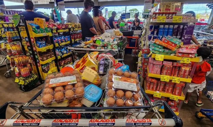 Consumo de alimentos cresce após proibição das bets no país