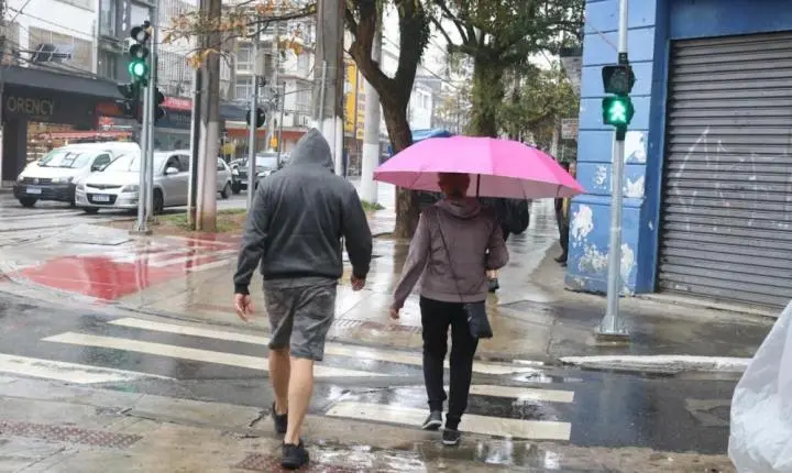 Defesa Civil renova alerta para chuvas fortes na Baixada Santista até quarta