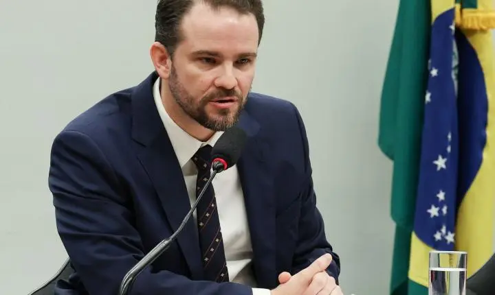 Dívida pública brasileira é menor que a de países ricos, diz Durigan