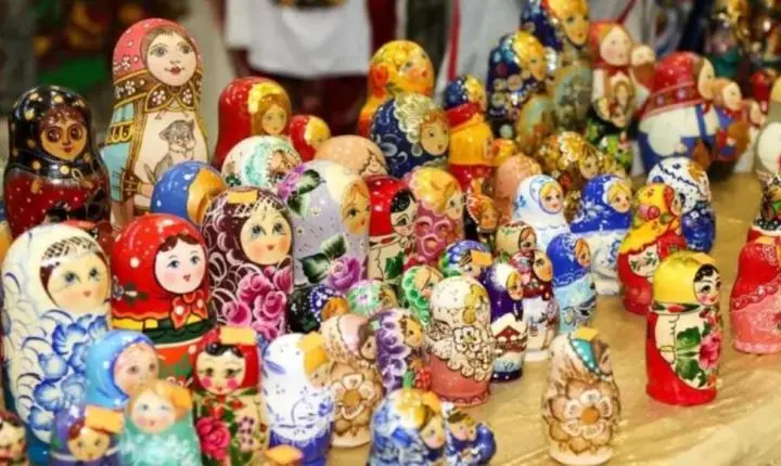 Feira Mundial do Artesanato reúne expositores de vários países em Santos