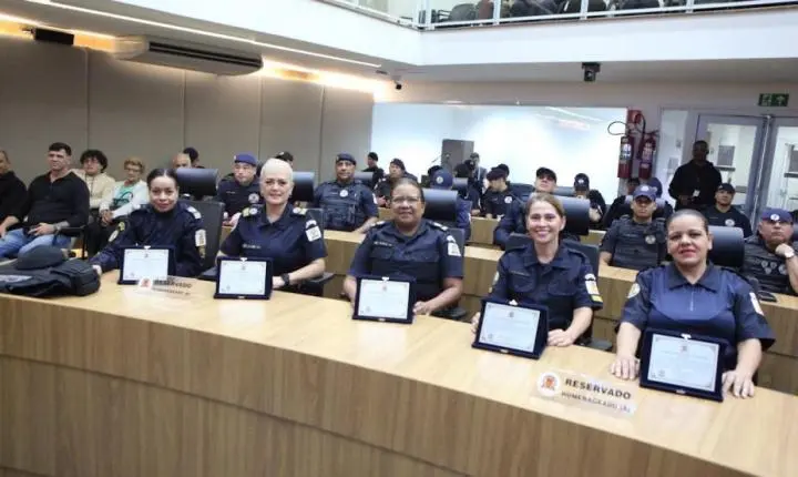 GCM de Santos inicia comemorações de 41 anos com homenagem a agentes
