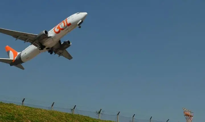 Gol nega cancelamento de voos em massa saindo de Porto Alegre