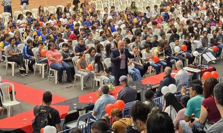 Guarujá forma mais de 500 alunos no PROERD