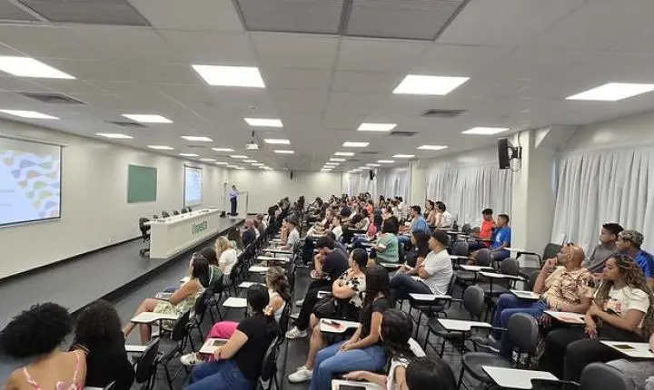 Guarujá oferta mais 100 vagas de estágio do Programa Bolsa Estágio Ensino Médio