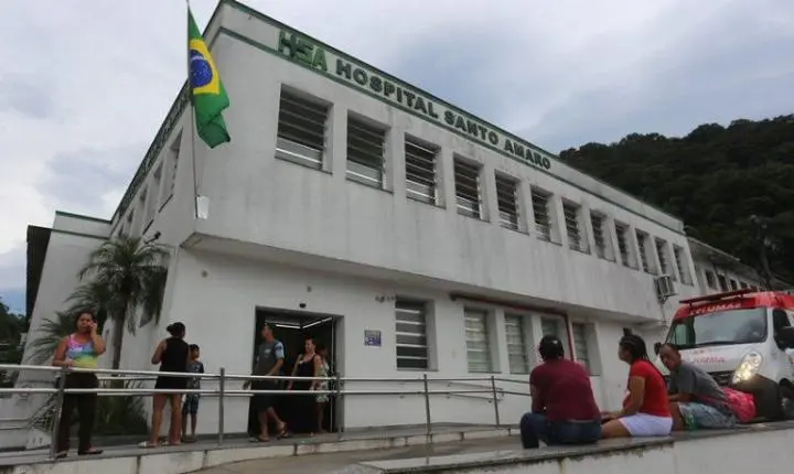 Homem é socorrido em estado grave após ser esfaqueado em Guarujá