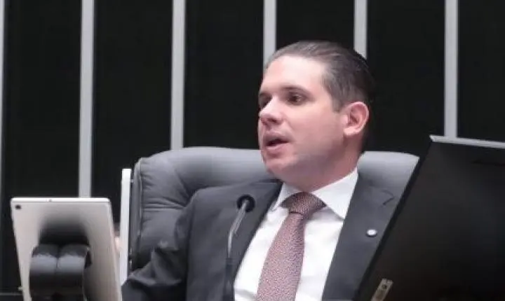 Hugo Motta defende que medida provisória traz rigor aos cursos de medicina