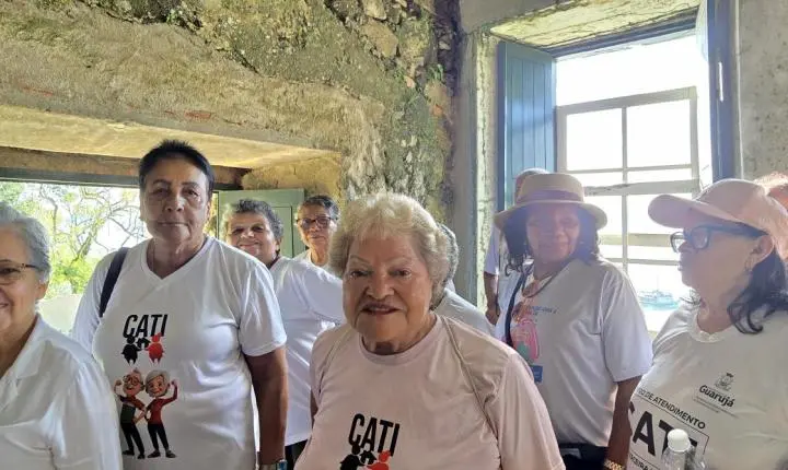 Idosos do CATI participam de atividade especial na Fortaleza da Barra Grande