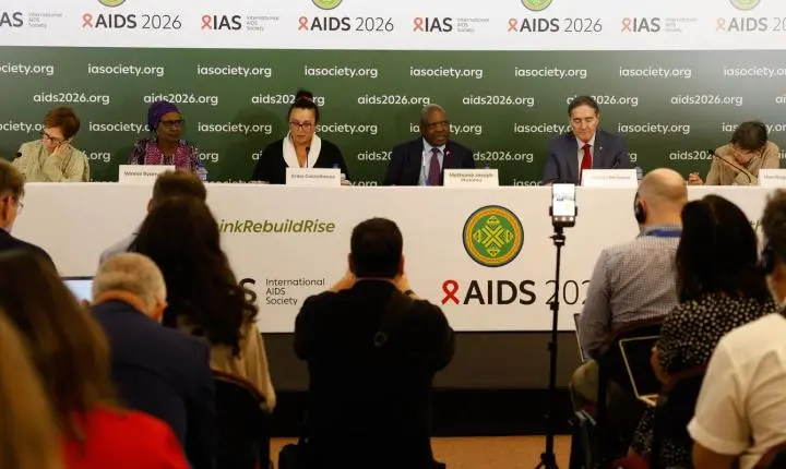 Queda global nas infecções por HIV é ameaçada por corte de verbas