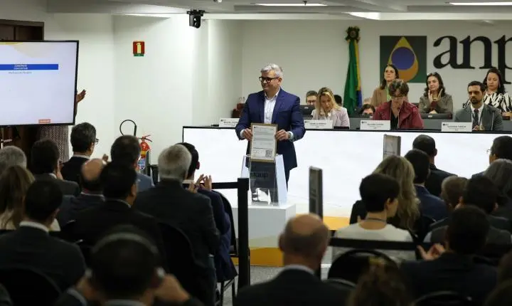 Maior leilão do pré-sal arrecada R$ 530 milhões e arremata sete blocos