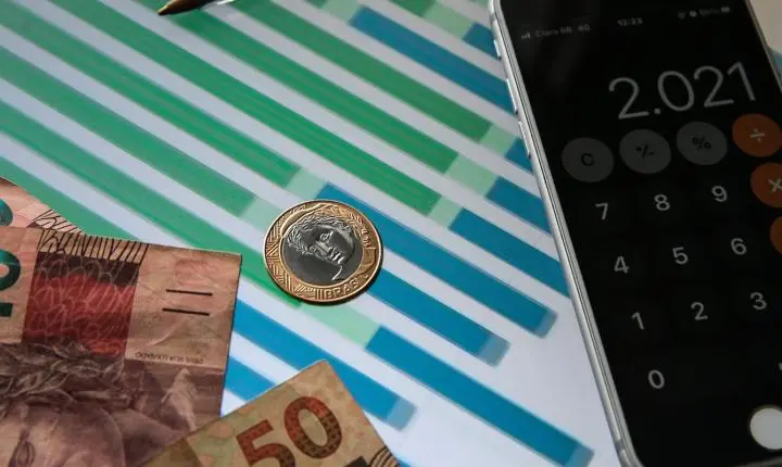 Mercado financeiro ajusta projeção da inflação para 5,30%