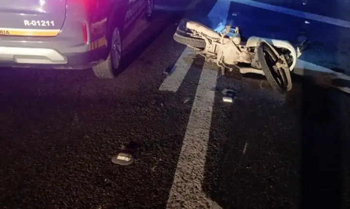 Motociclista morre após ser atropelado por caminhão na Padre Manoel da Nóbrega