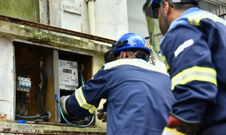 Operação identifica furto de energia em 55 imóveis na Baixada Santista