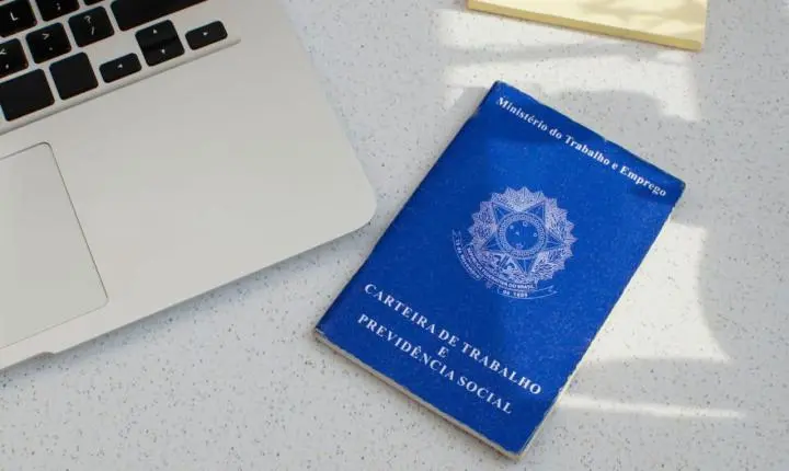 PAT de Guarujá oferece 44 vagas de emprego nesta sexta-feira (20)