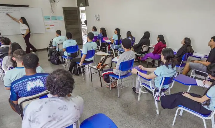 Quinta parcela do programa Pé-de-Meia começa a ser paga nesta segunda-feira