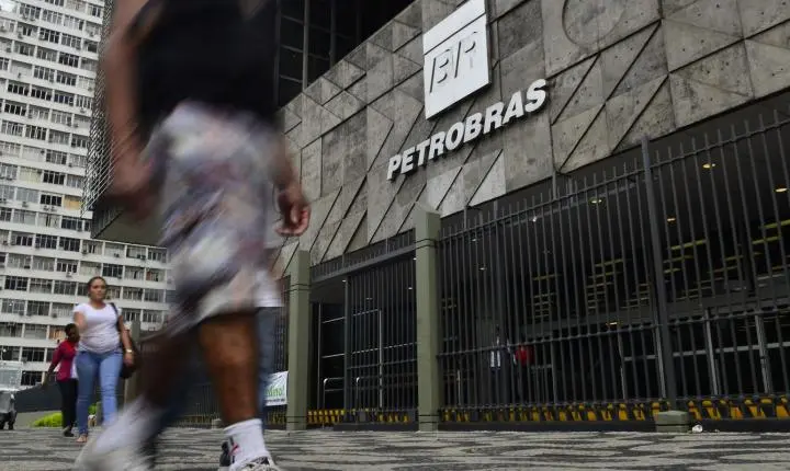 Petrobras assegura que está entregando todo o combustível produzido