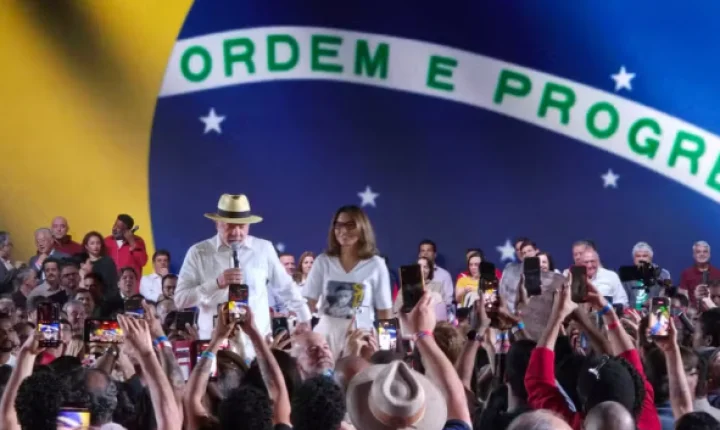 PT oficializa Lula como candidato à Presidência em busca do 4º mandato, com promessas para mulheres, idosos e militares