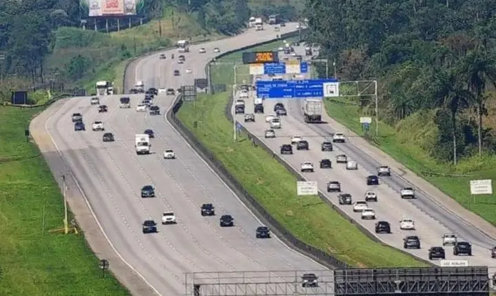 Rodovias devem receber até 315 mil veículos no feriado de 9 de julho