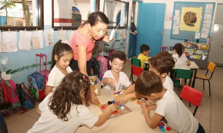 Santos abre concurso para professores com 216 vagas e salário de até R$ 3,7 mil