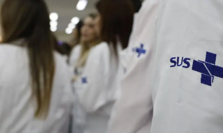 Mais Médicos Especialistas garante a permanência de 676 profissionais no SUS