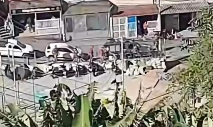Suspeito morre, outro é baleado e adolescente é apreendido após confronto com a PM em morro de Santos