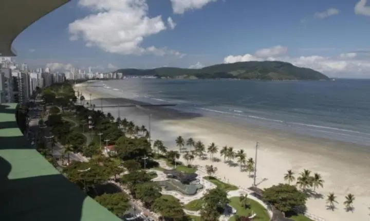Todas as praias de Santos estão impróprias para banho durante feriado prolongado