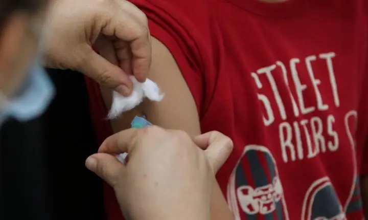 Campanha de vacinação em escolas busca imunizar 27 milhões de alunos até o dia 30