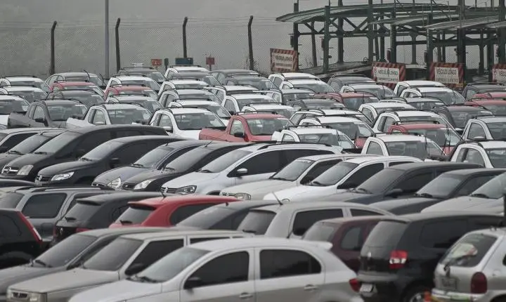 Venda de veículos novos no Brasil registra alta de 15% até maio, impulsionada por programas como Carro Sustentável